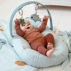 Cozy lounger avec arche d'activité - Raffi - Sable